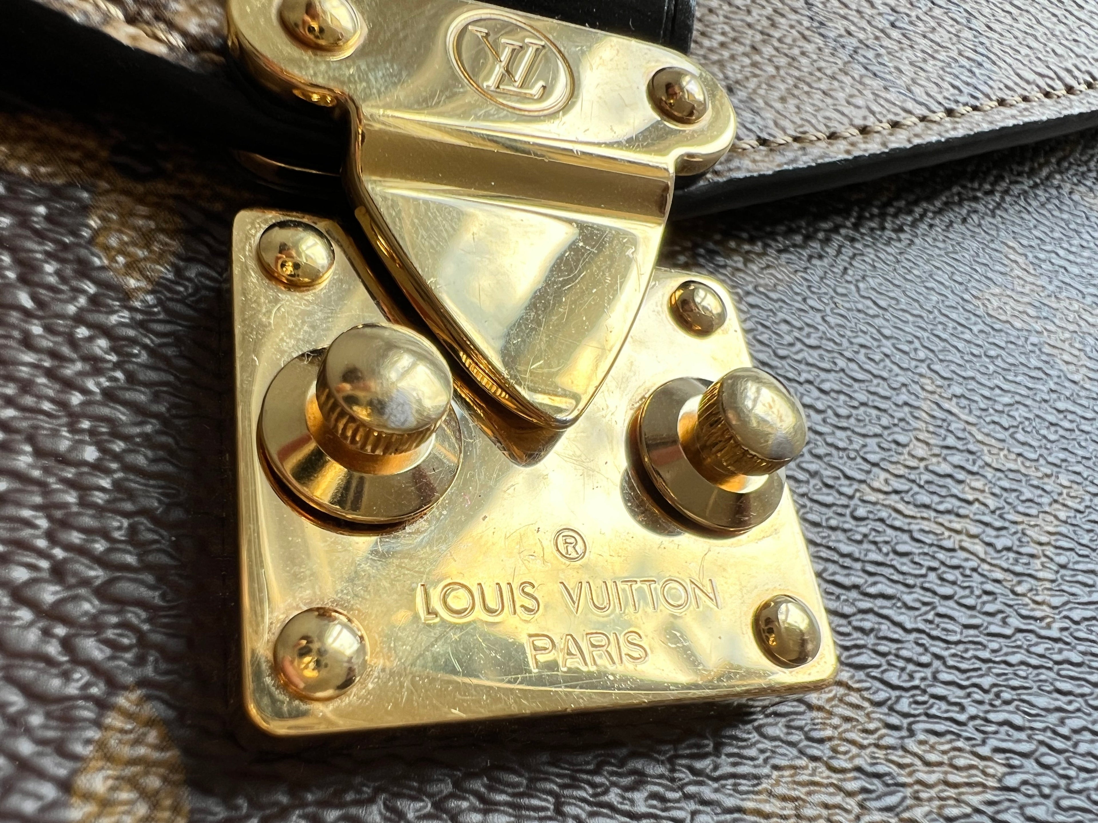 Louis Vuitton Pochette Metis Reverse Monogram (RRP £1,970)