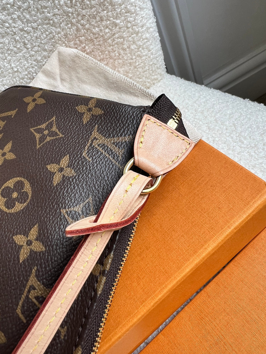 Louis Vuitton Pochette Accessoires Monogram (RRP £970)