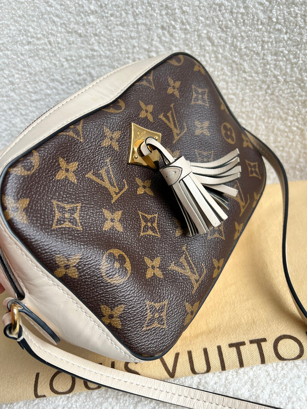 Louis Vuitton Saintonge Monogram Cream