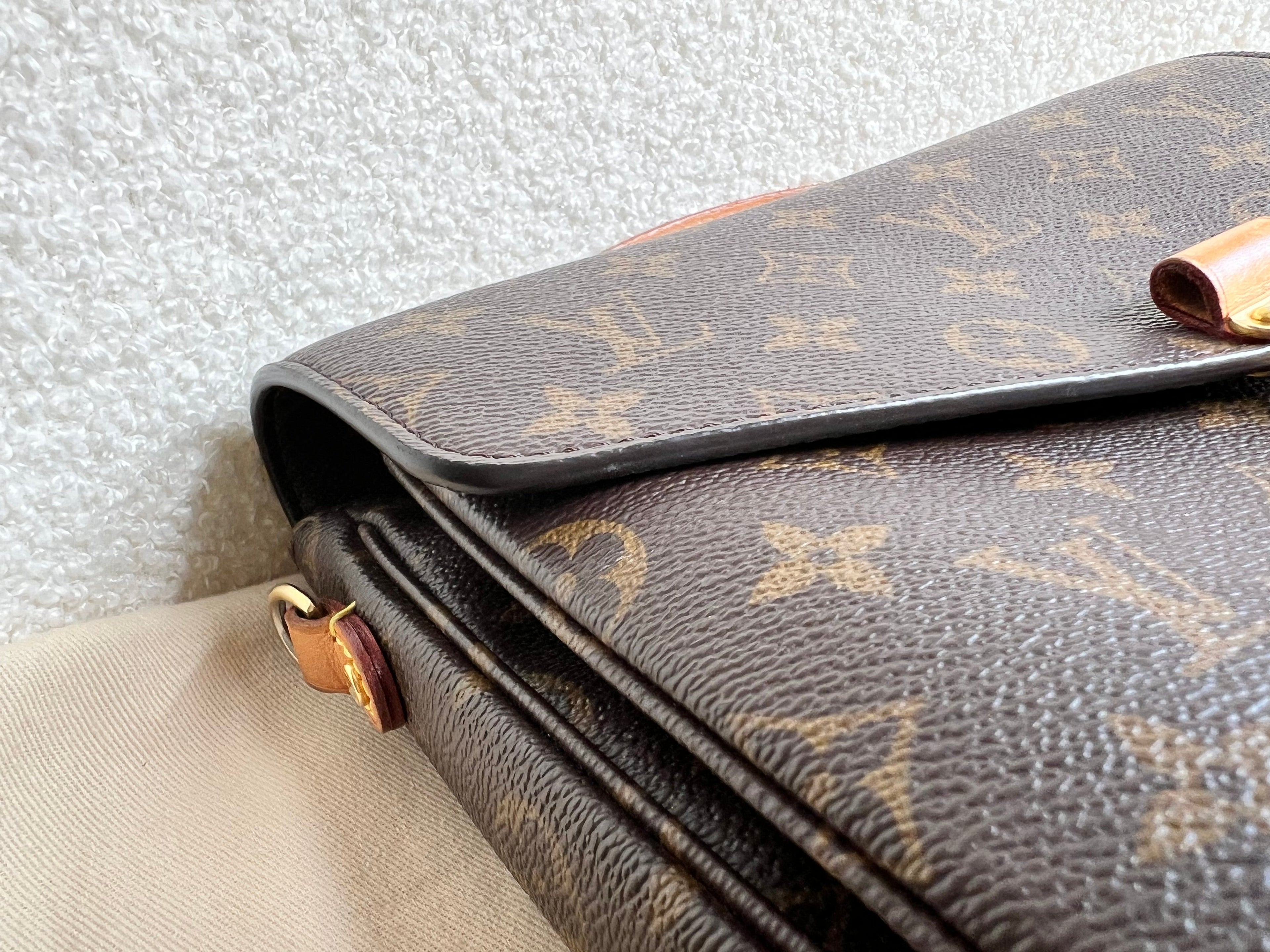Louis Vuitton Pochette Metis Monogram (RRP £1,970)