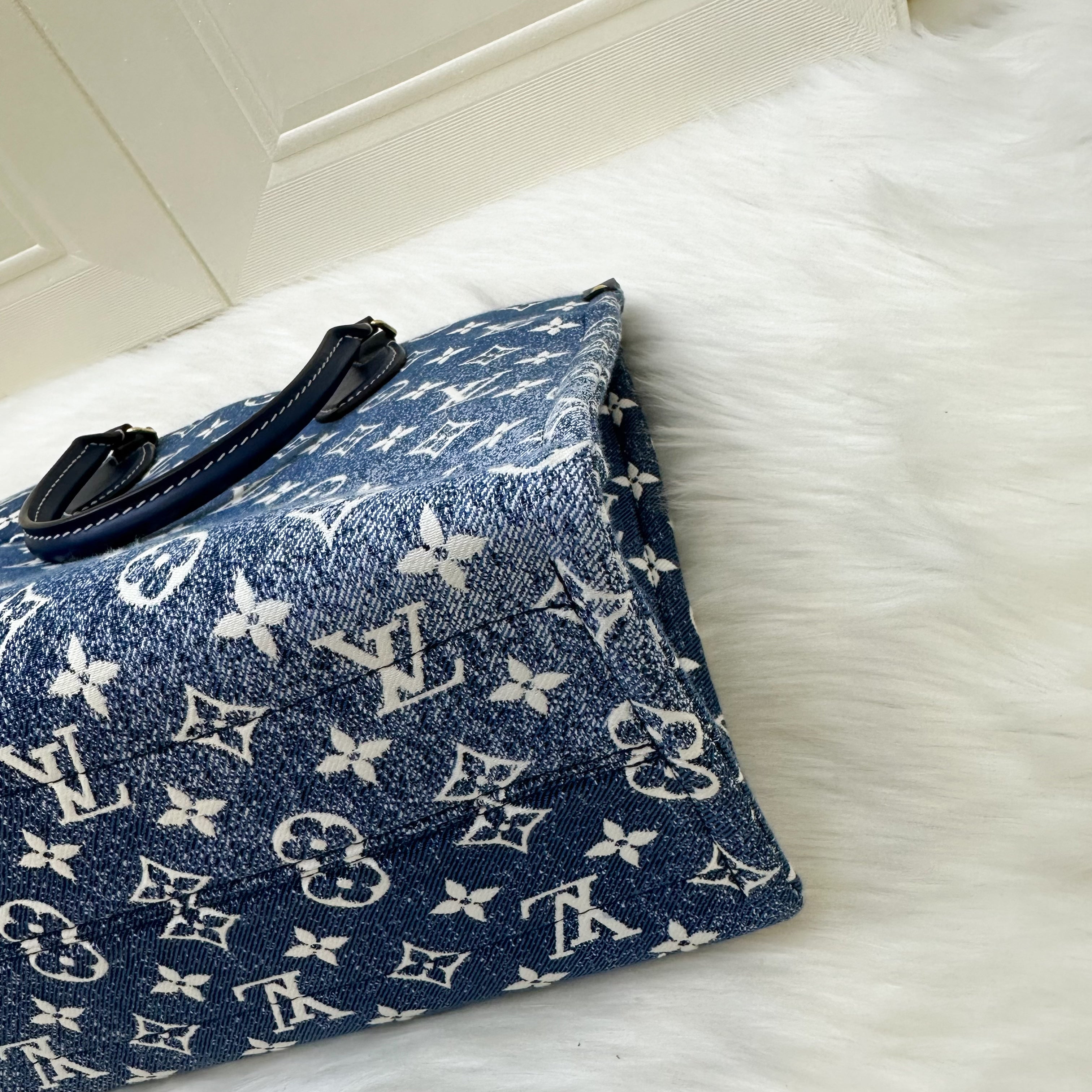 LV Onthego MM in Ombre Blue Denim and GHW