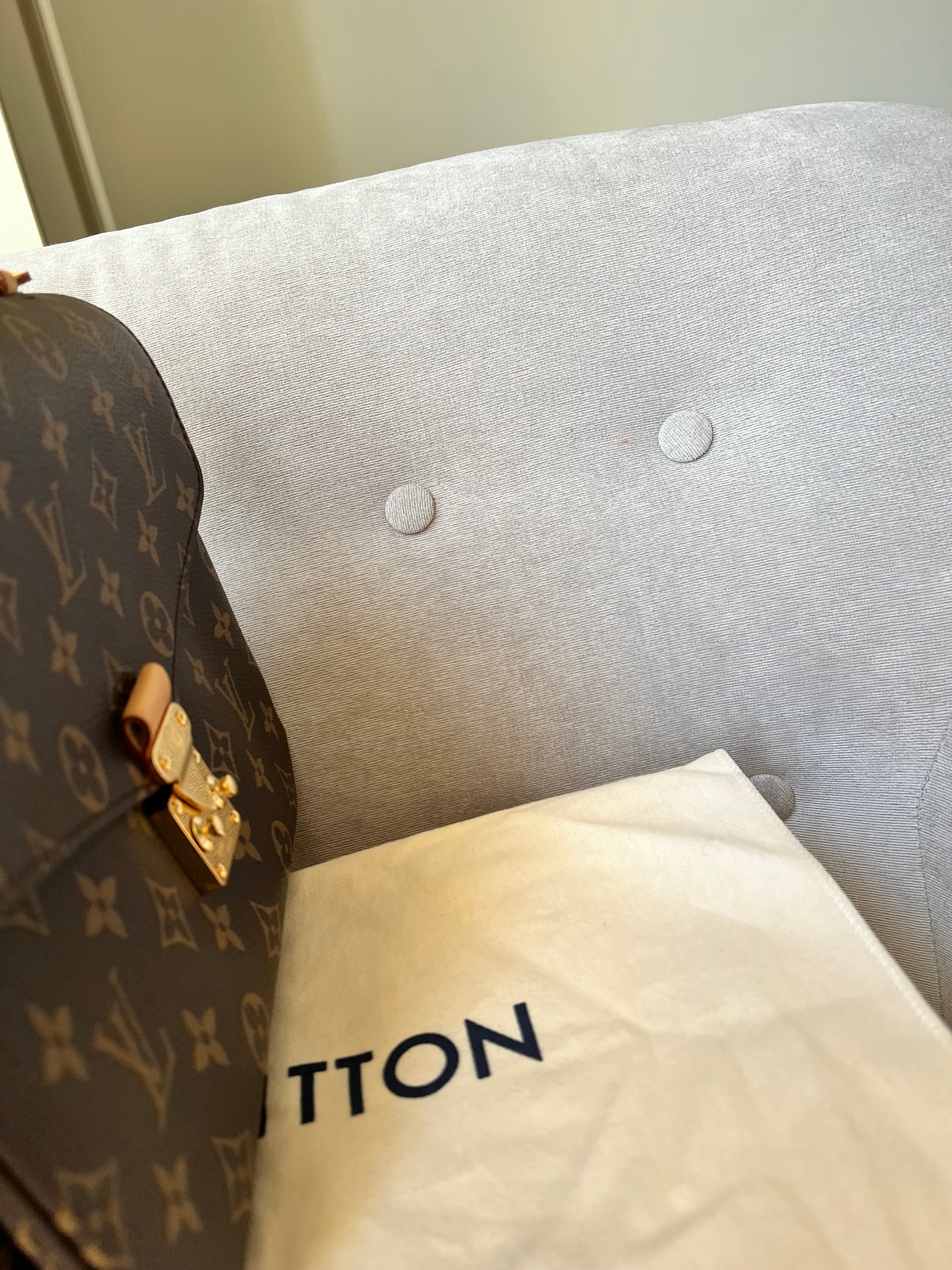 Louis Vuitton Pochette Metis Monogram (RRP £1,970)