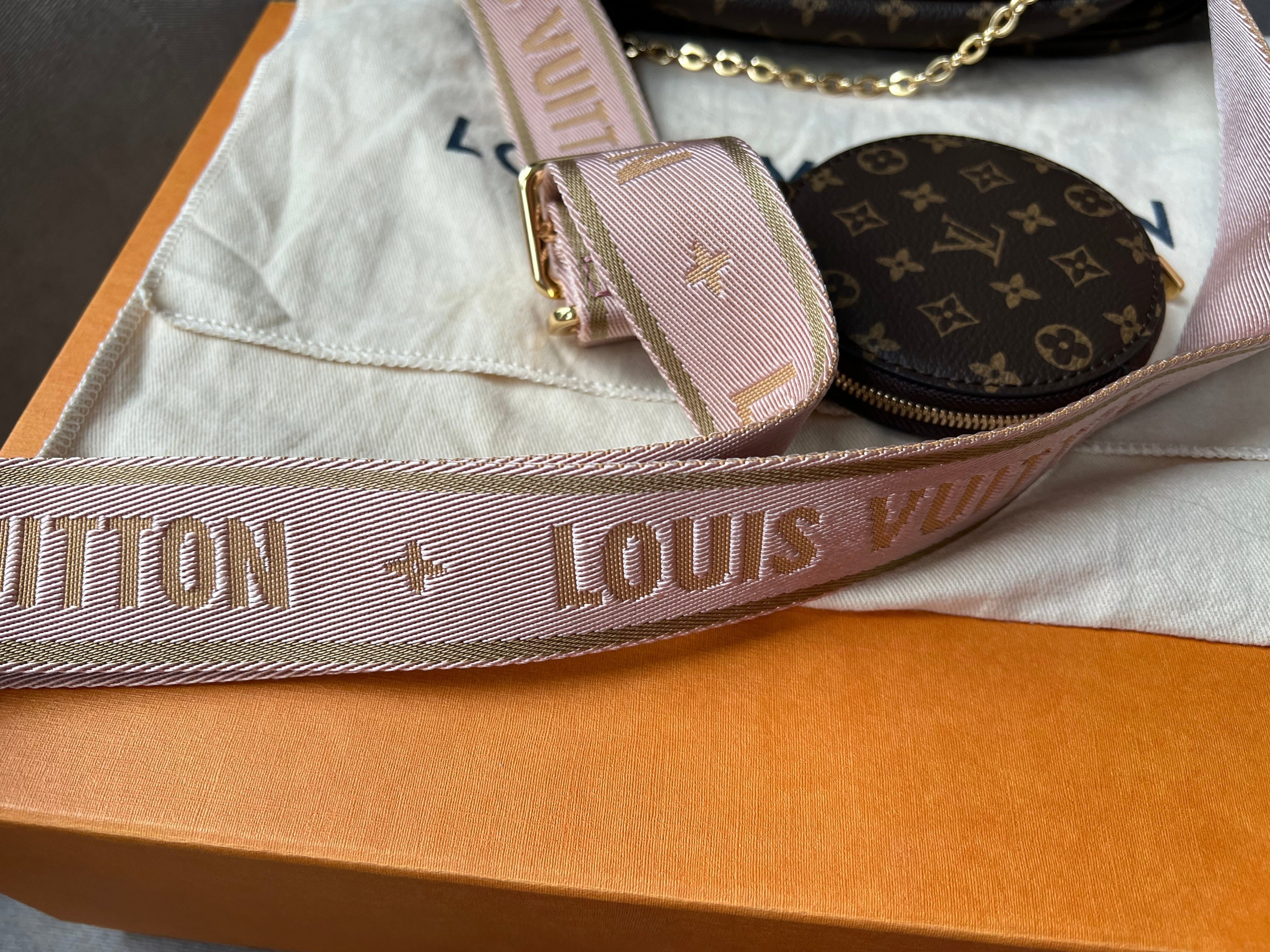 Louis Vuitton Multi Pochette Accessoires Rose Chiaro (RRP £1970)