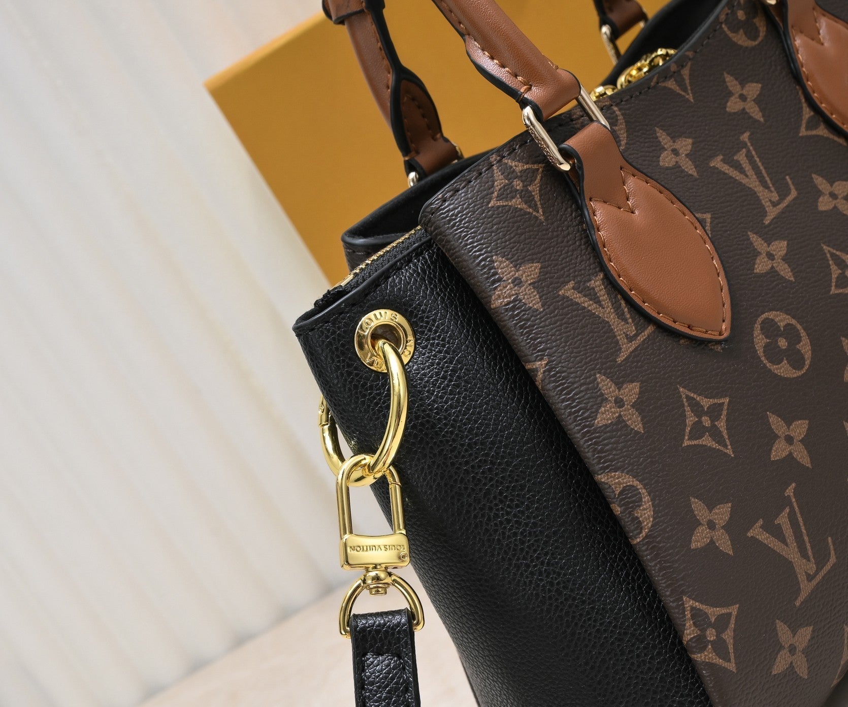 EN - Luxury Bags LUV 848