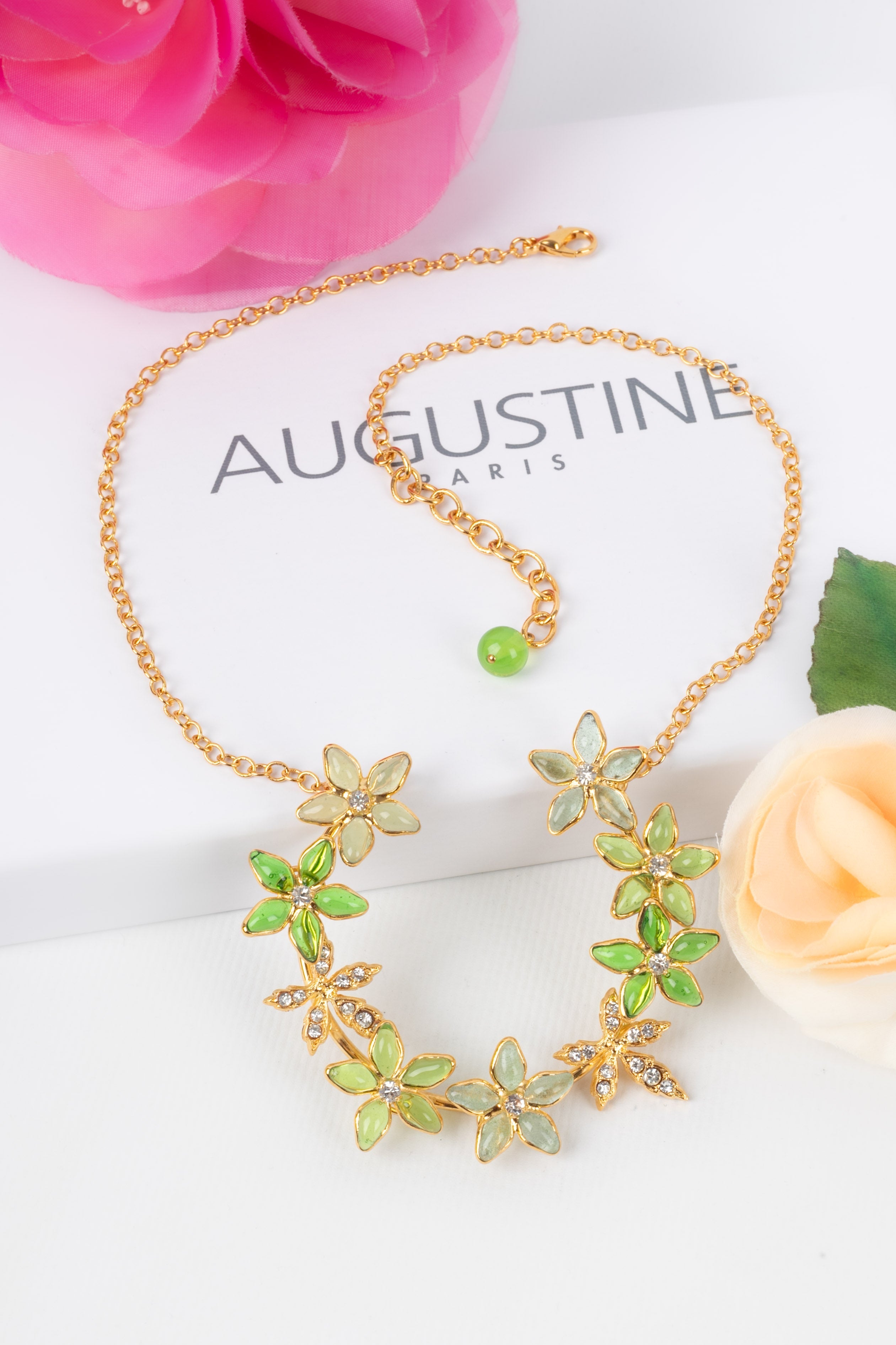 Collier Augustine