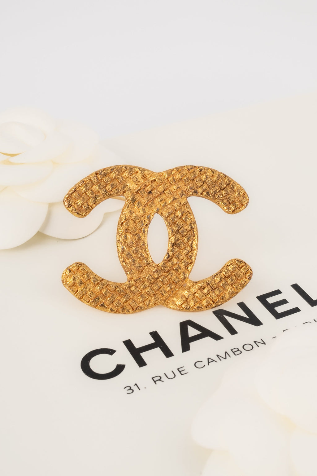 Broche cc Chanel