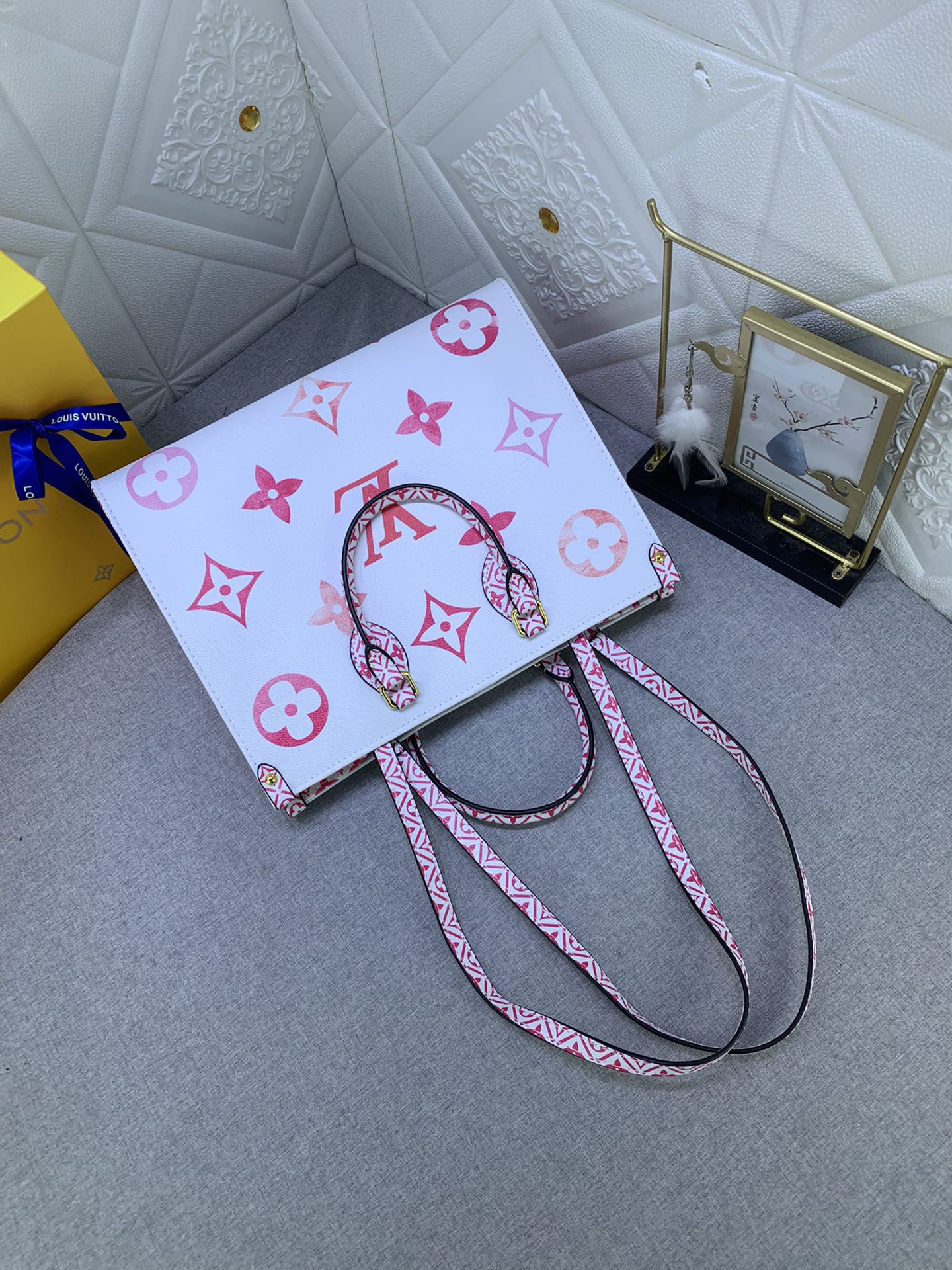 EN - Luxury Bags LUV 817