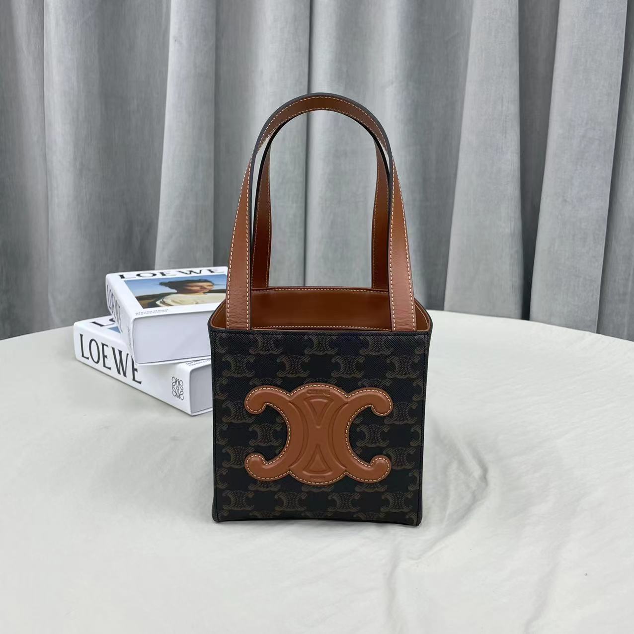 GLAMI Cuir TriopÃƒÆ’Ã‚Â© Canvas Cube Bag Triumph Tan For Women 6in/15cm 199202EIN.04LU