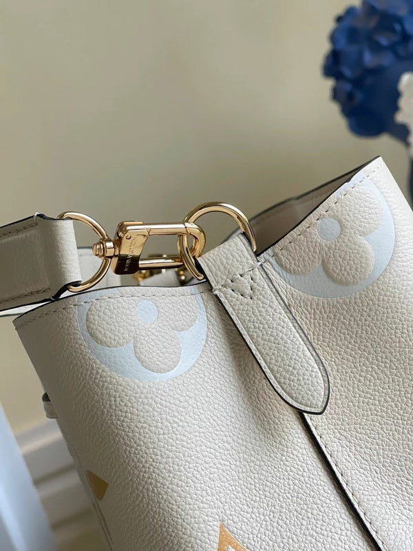 LOV2 Bags - Luxurious Bags  2525