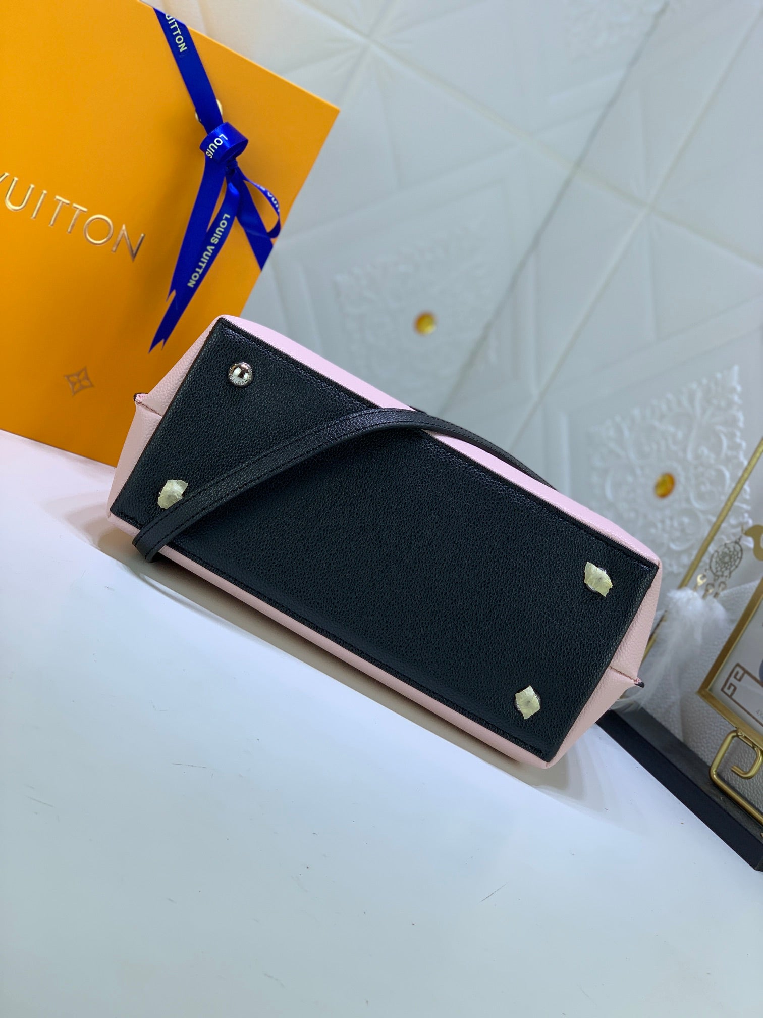 EN - Luxury Bags LUV 746
