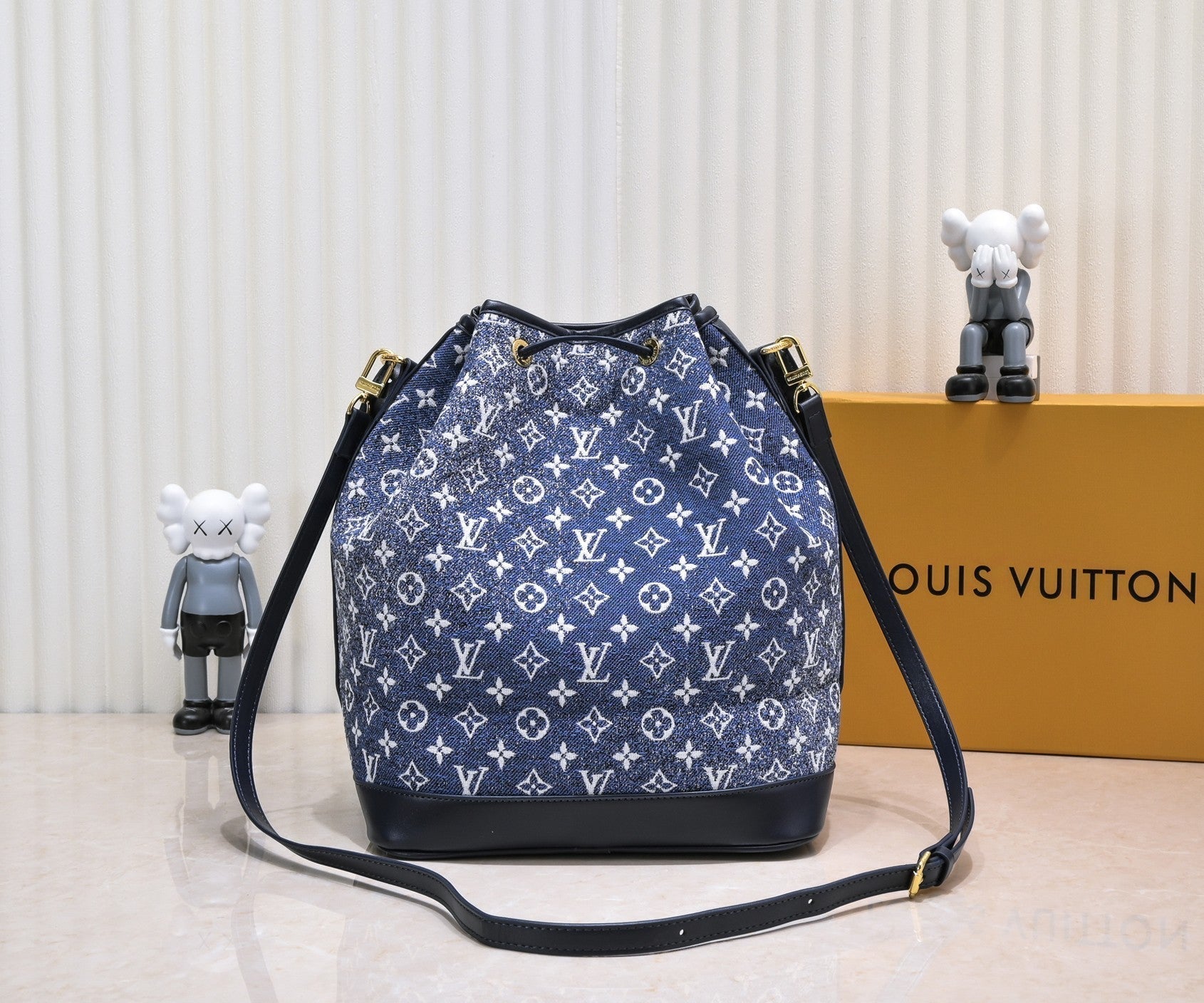 EN - Luxury Bags LUV 875