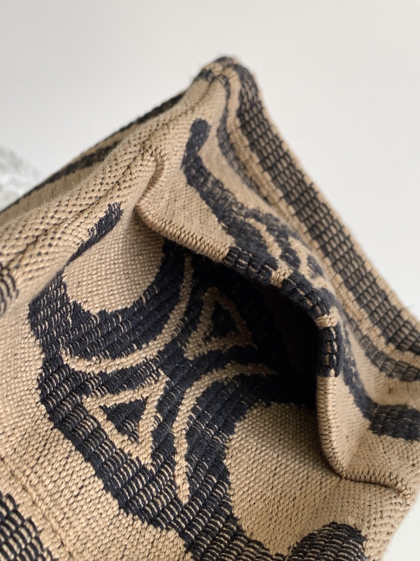GLAMI Small Cabas Thais In Textile With Triomphe Beige/Black For Women 11in/29cm 199162EGH.02BL
