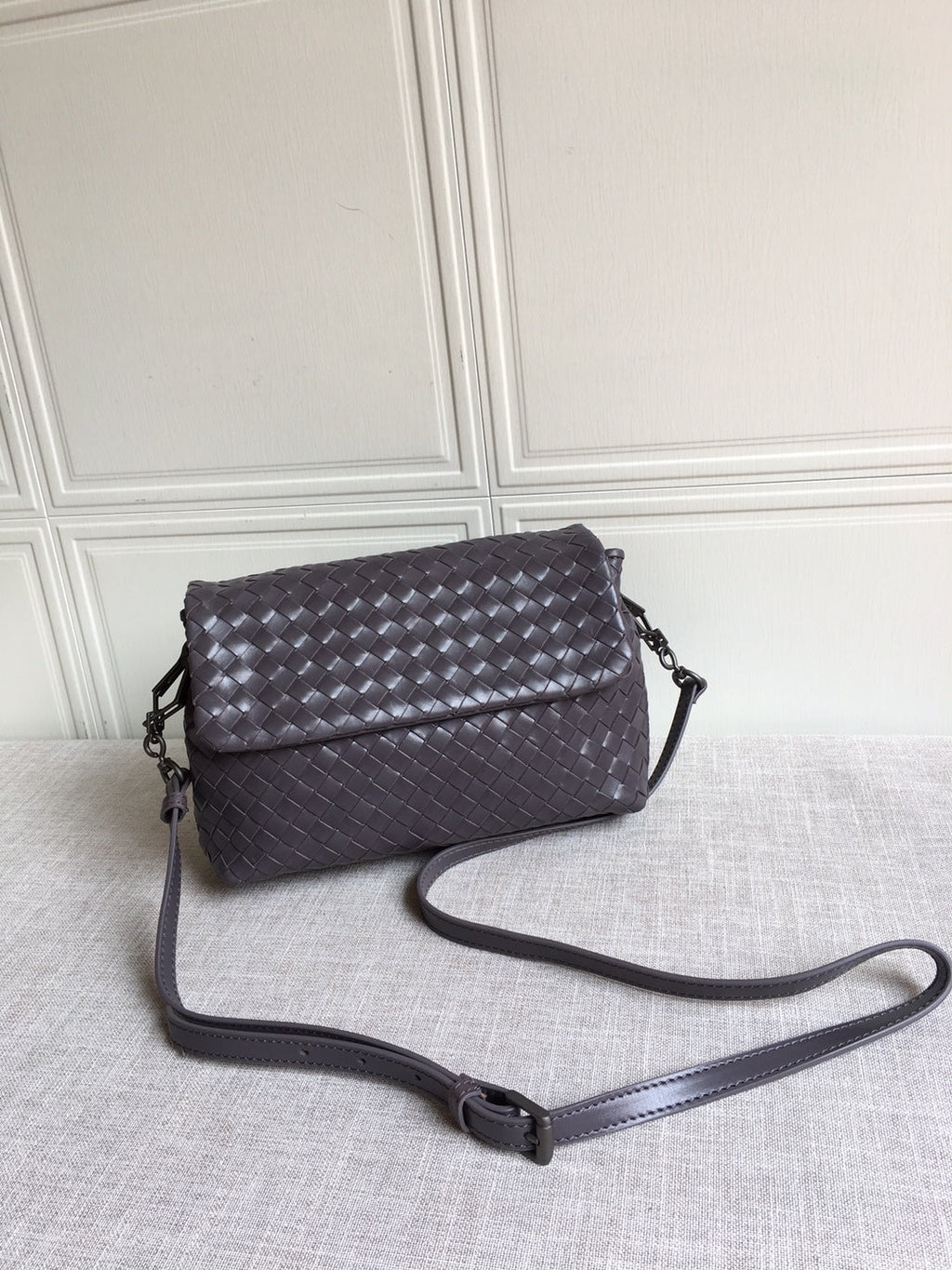 GLAMI Classic Intrecciato Dark Brown, For Women, WomenÃƒÂ¢Ã¢â€šÂ¬Ã¢â€žÂ¢s Bags 8.9in/22.5cm