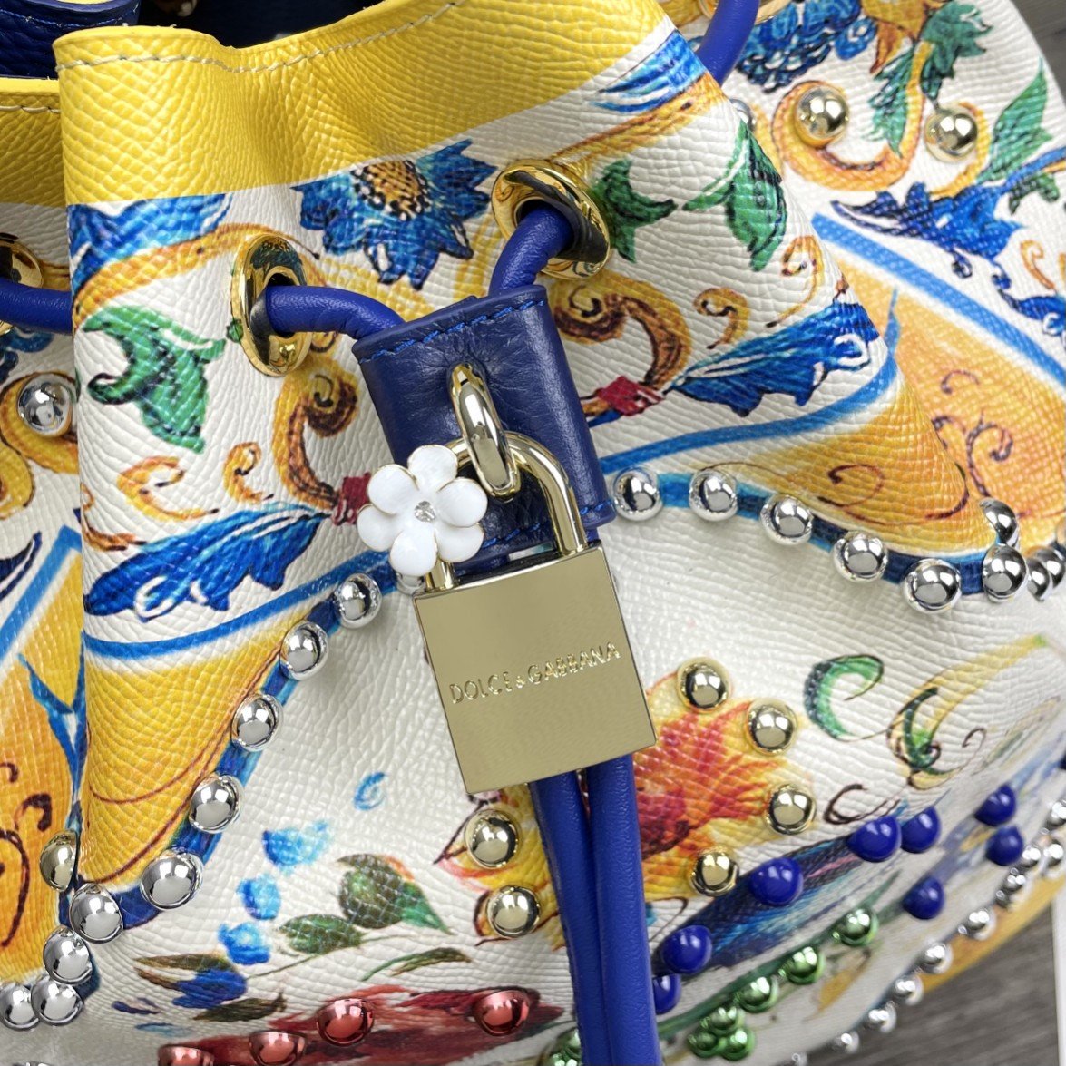 GLAMI Print Crespo Bucket Bag Multicolor With Branded Plate For Women GLAMI Bag