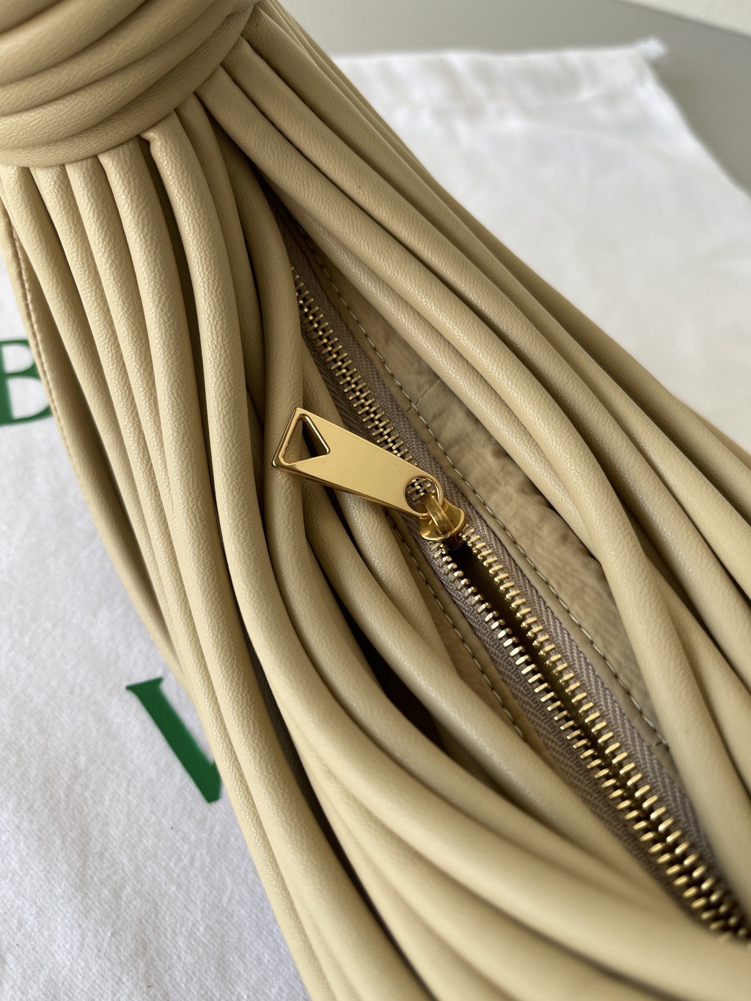 GLAMI Double Knot Beige, For Women, Bags 9.8in/25cm 680934V1H109776