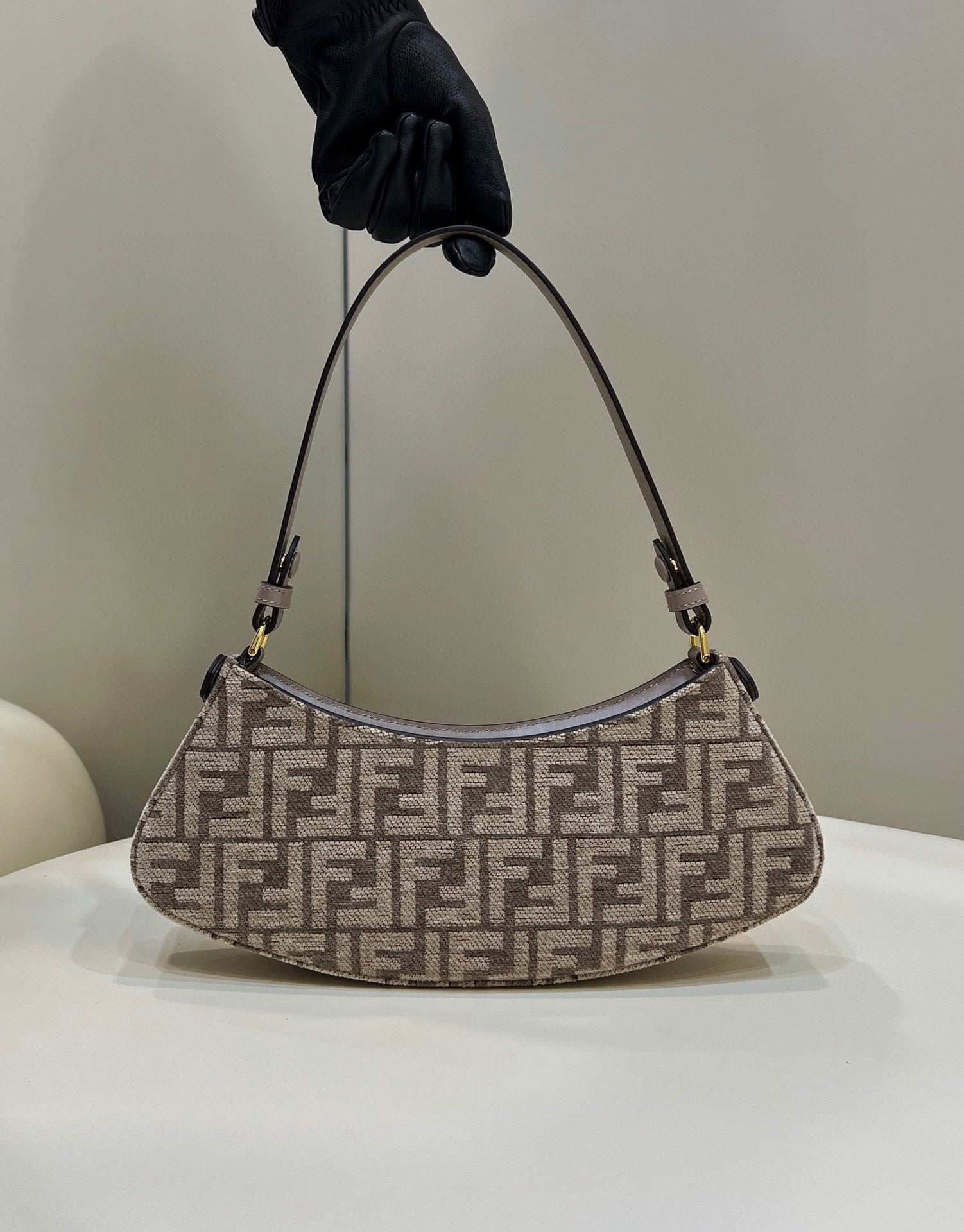 FI OÃ¢â‚¬â„¢Lock Swing Dove Gray Tapestry Fabric Bag For Woman 32cm/12in
