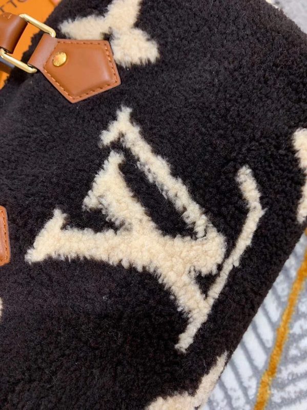 LOV2 Bags - Luxurious Bags  1476