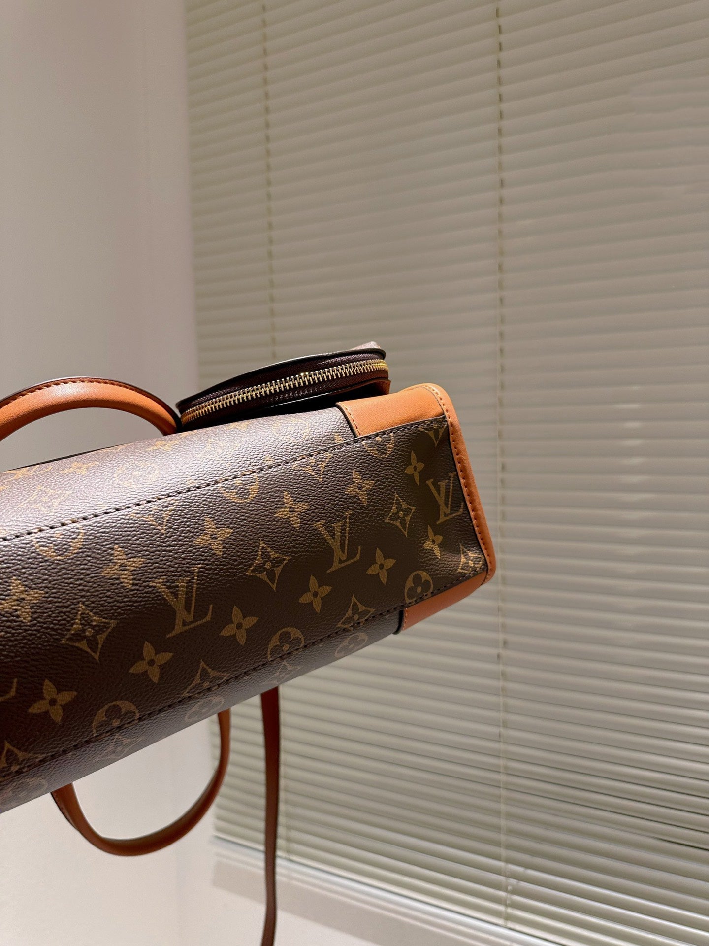 EN - Luxury Bags LUV 736
