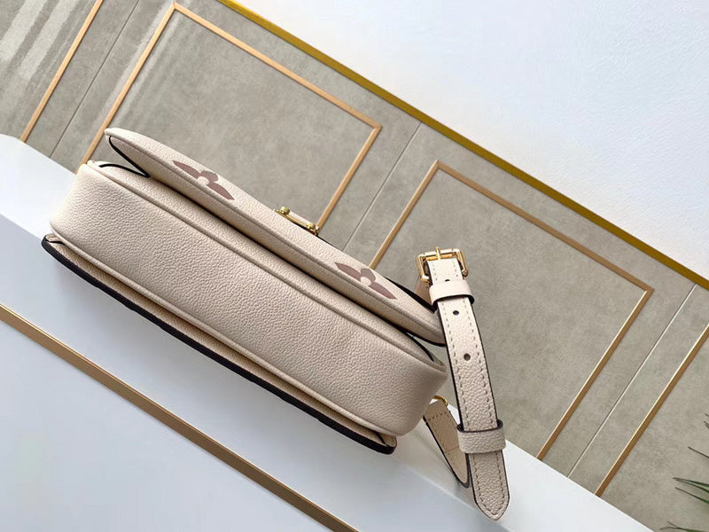 LOV2 Bags - Luxurious Bags  2544