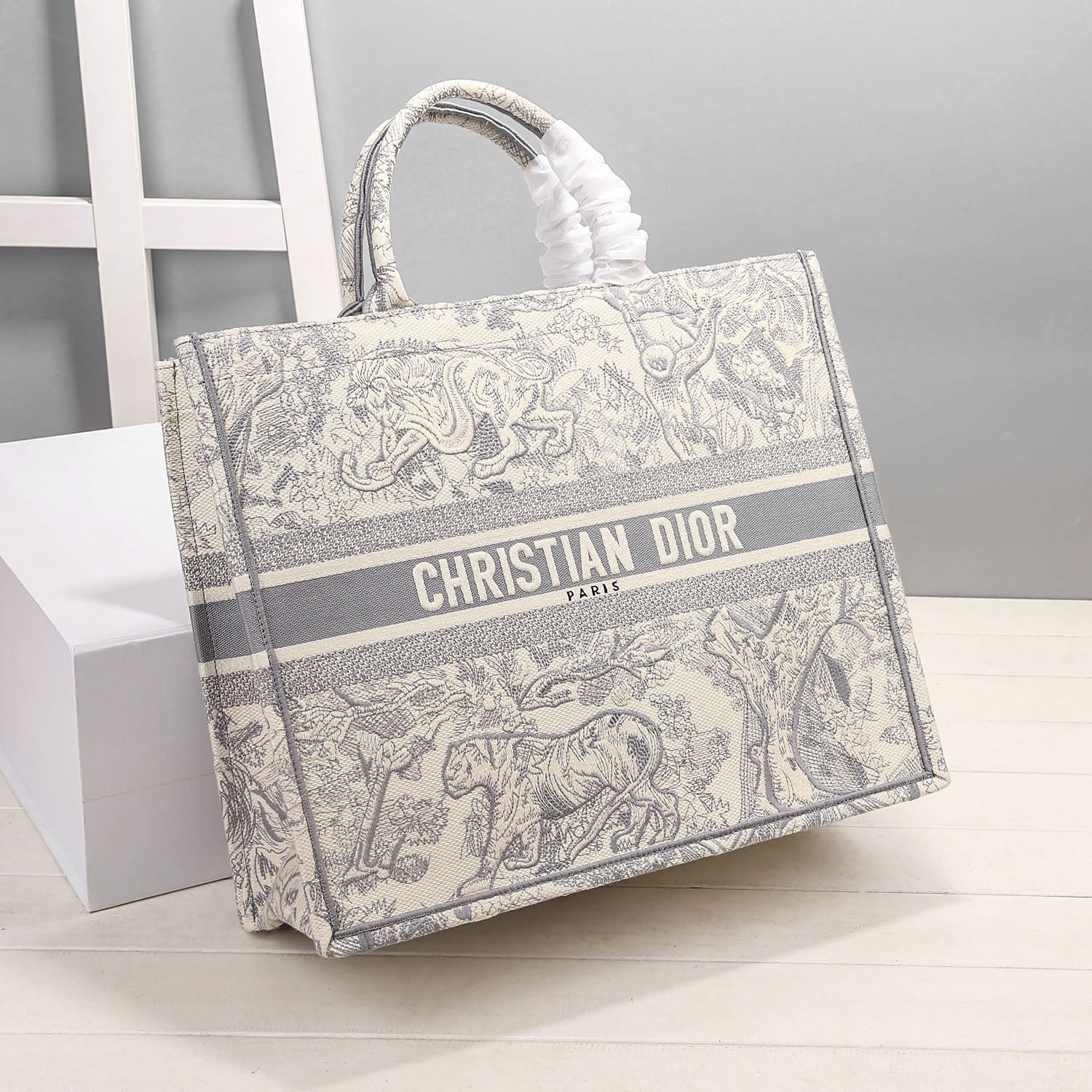GLAMI MeGLAMIum Book Tote Bag By Maria Grazia Chiuri Grey For Women 14in/36cm CD M1296ZTDT_M932