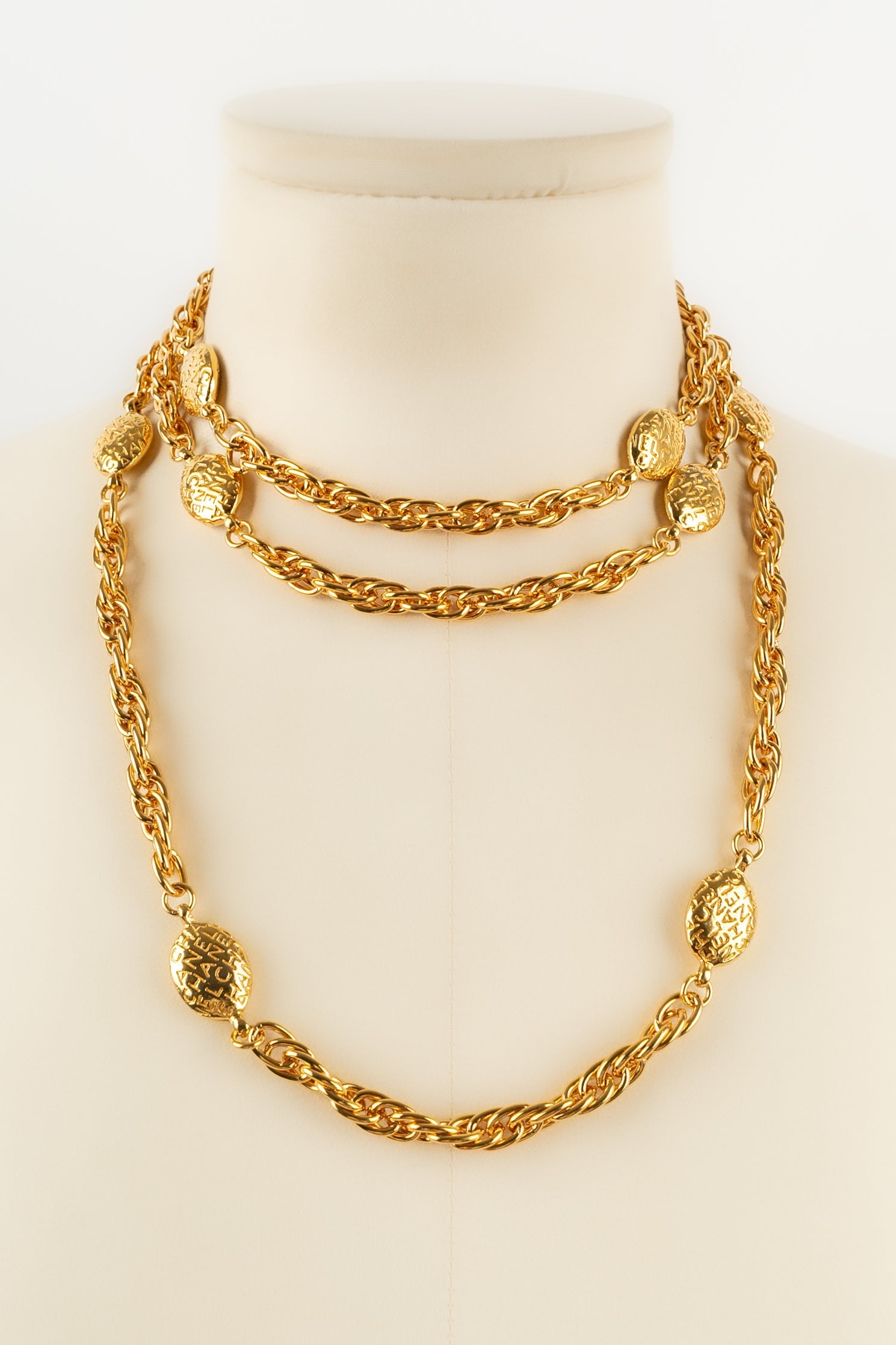 Collier / sautoir en mÃƒÆ’Ã‚Â©tal dorÃƒÆ’Ã‚Â© Chanel