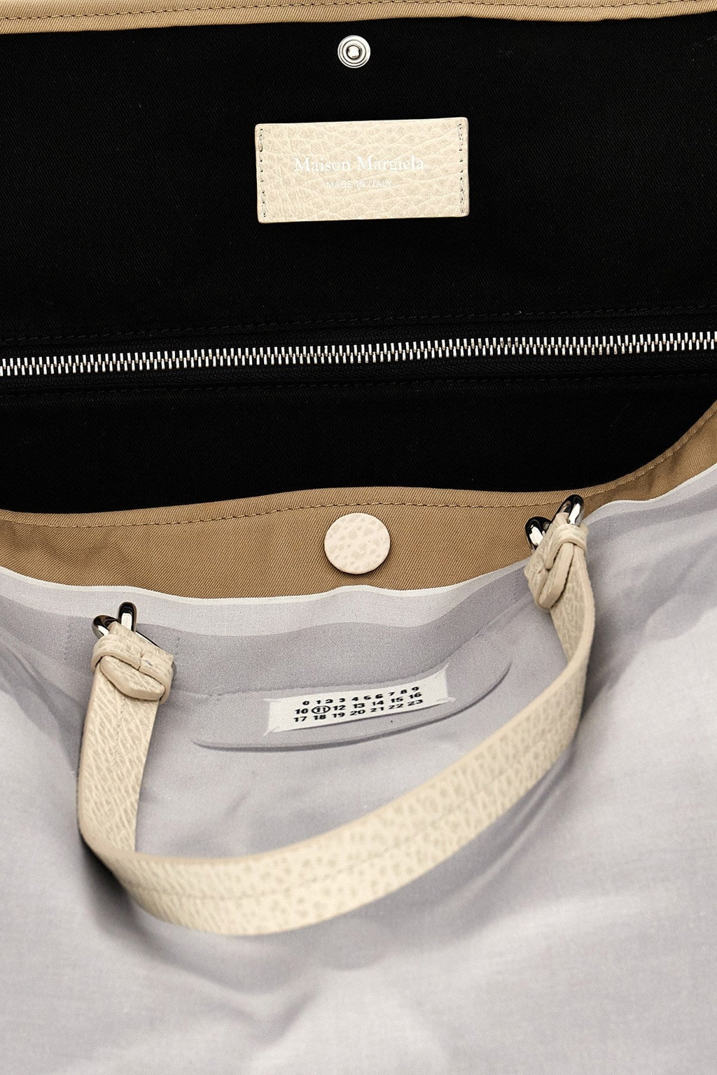 Maison Margiela Men 'Trompe L'oeil 5Ac Classique Medium' Shopping Bag