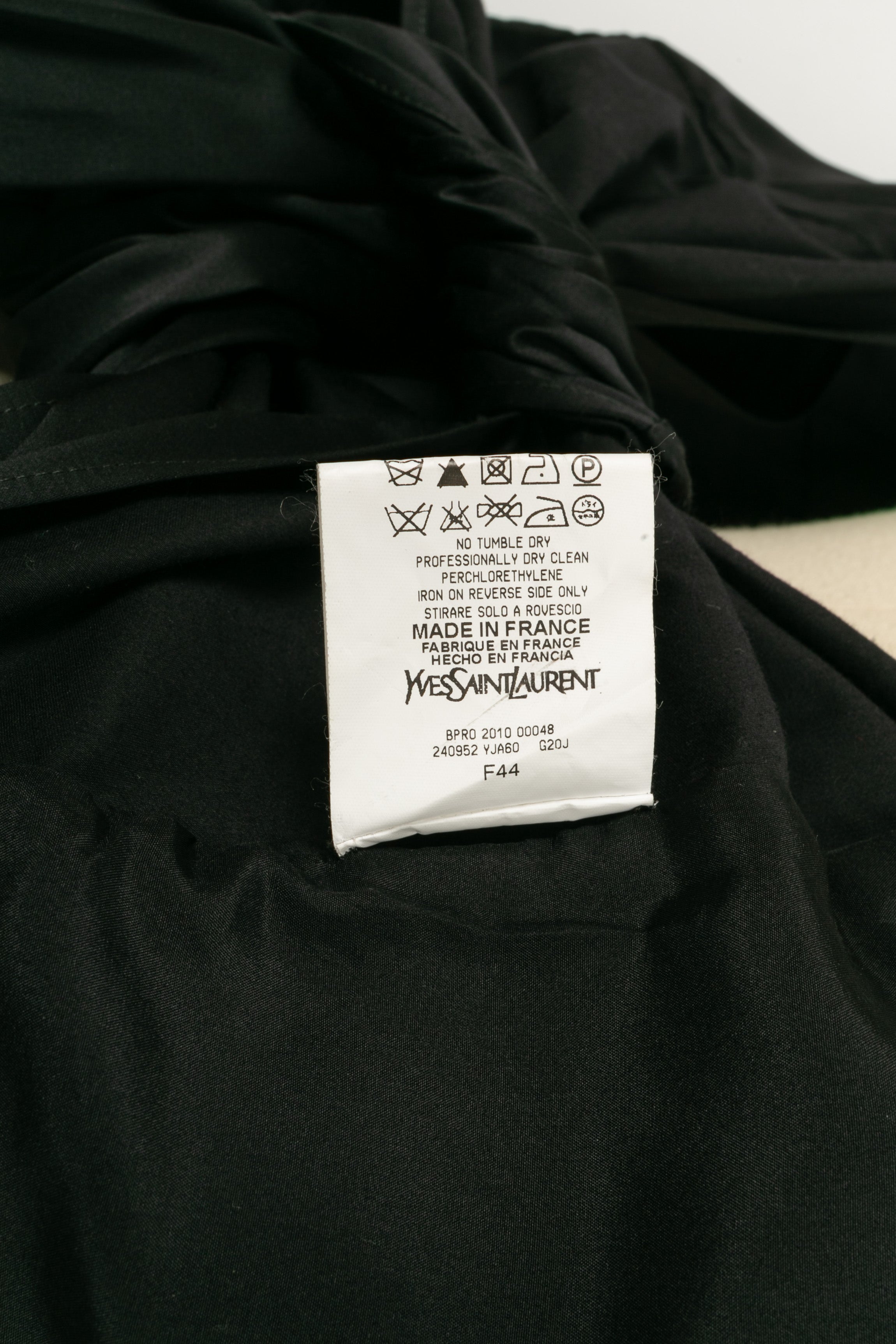 Haut noir Yves Saint Laurent
