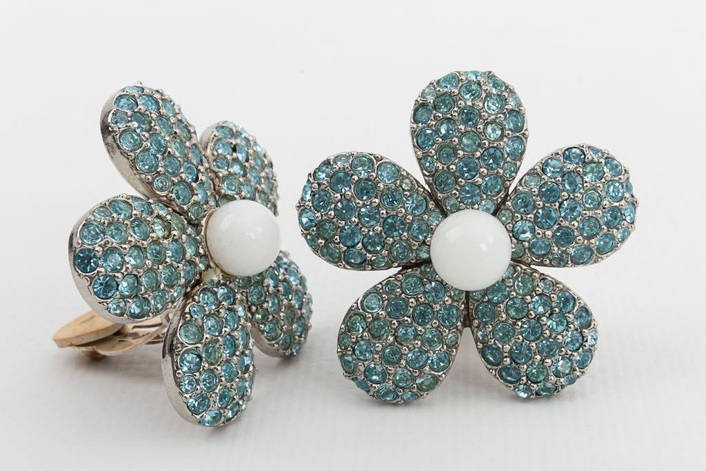 Boucles d'oreilles fleurs Yves Saint Laurent