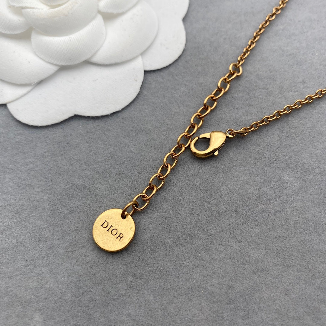 EN - Lux Necklace DIR010
