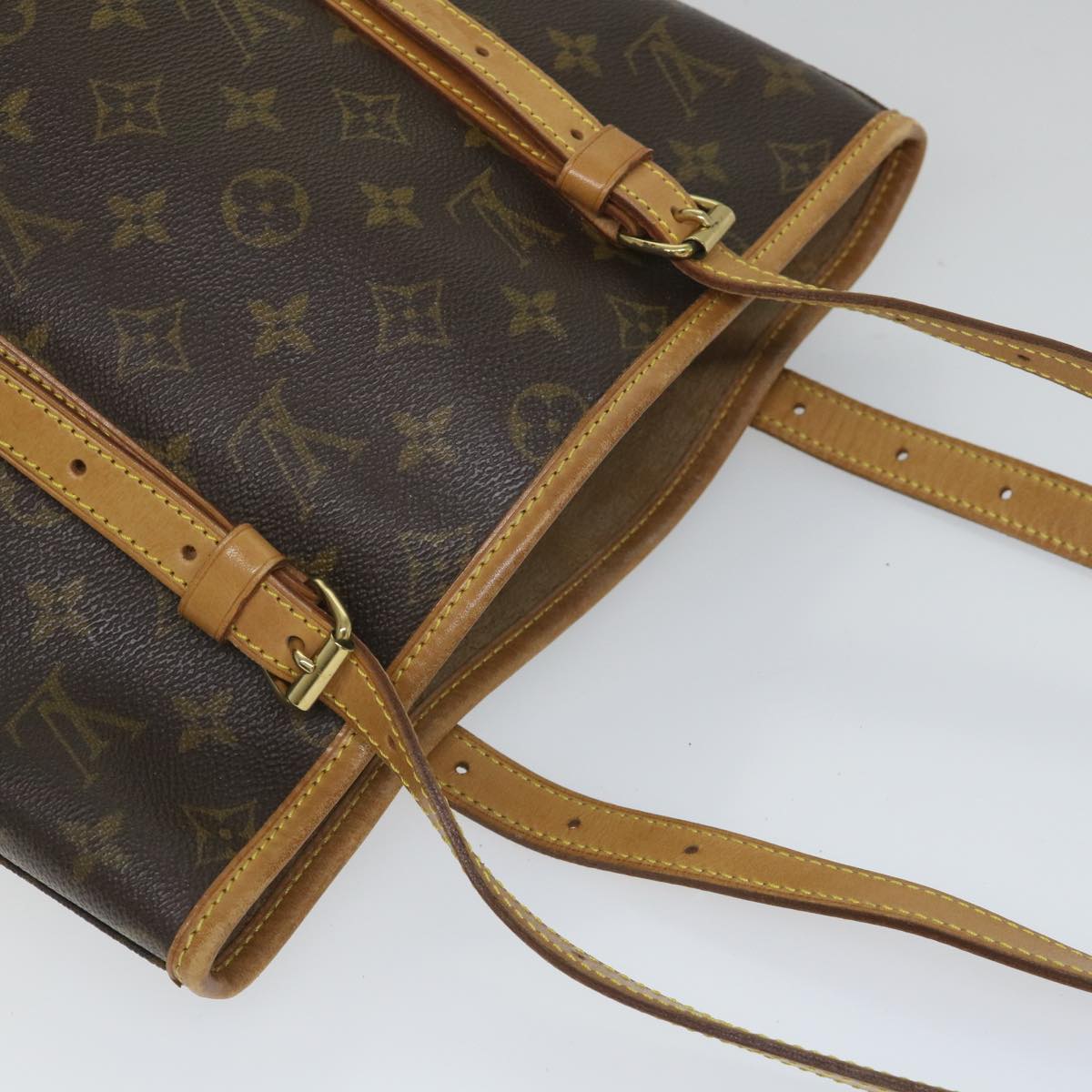 Louis Vuitton Bucket GM Shoulder Bag