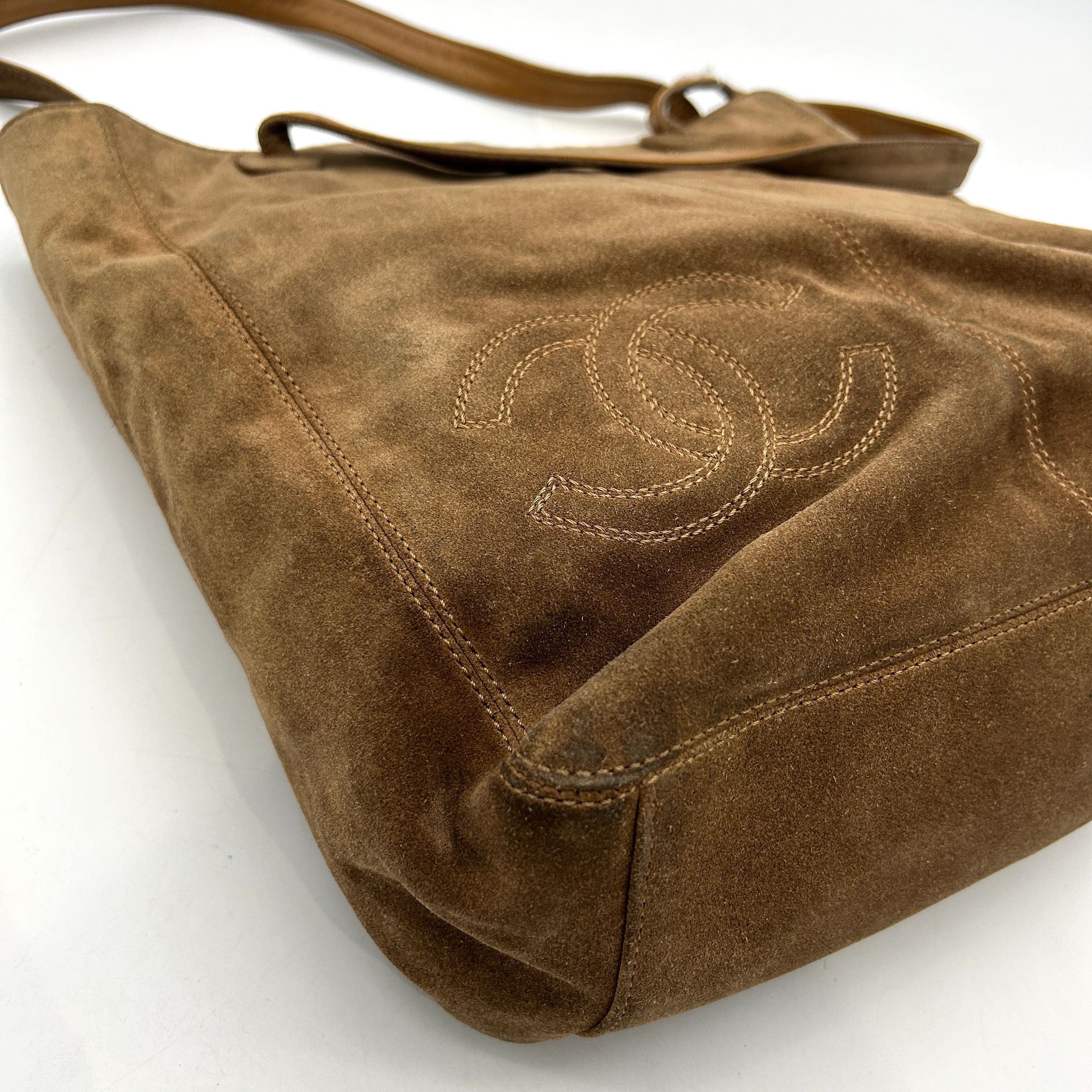 Pre-owned Chanel Brown Suede CC Logo Shopper Tote Bag ch8865bg