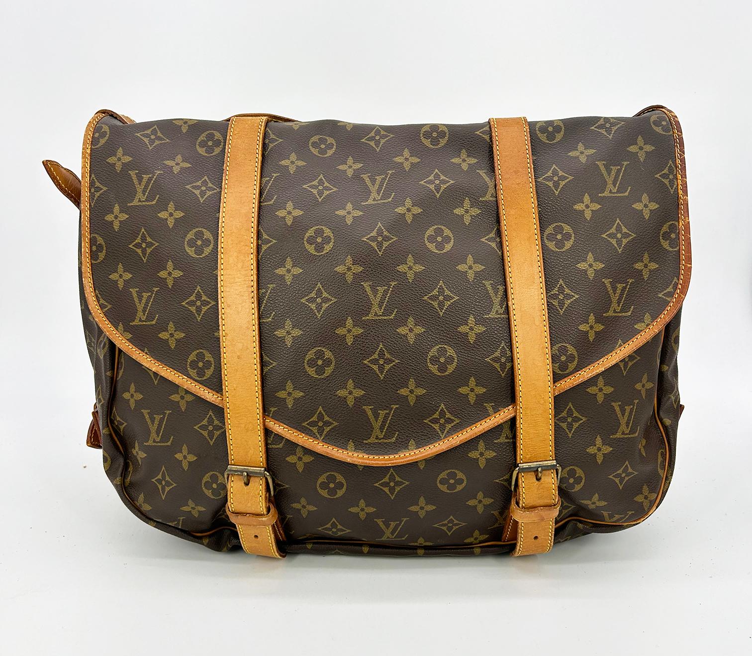 Louis Vuitton Vintage Monogram Samur 43 Messenger Shoulder Bag