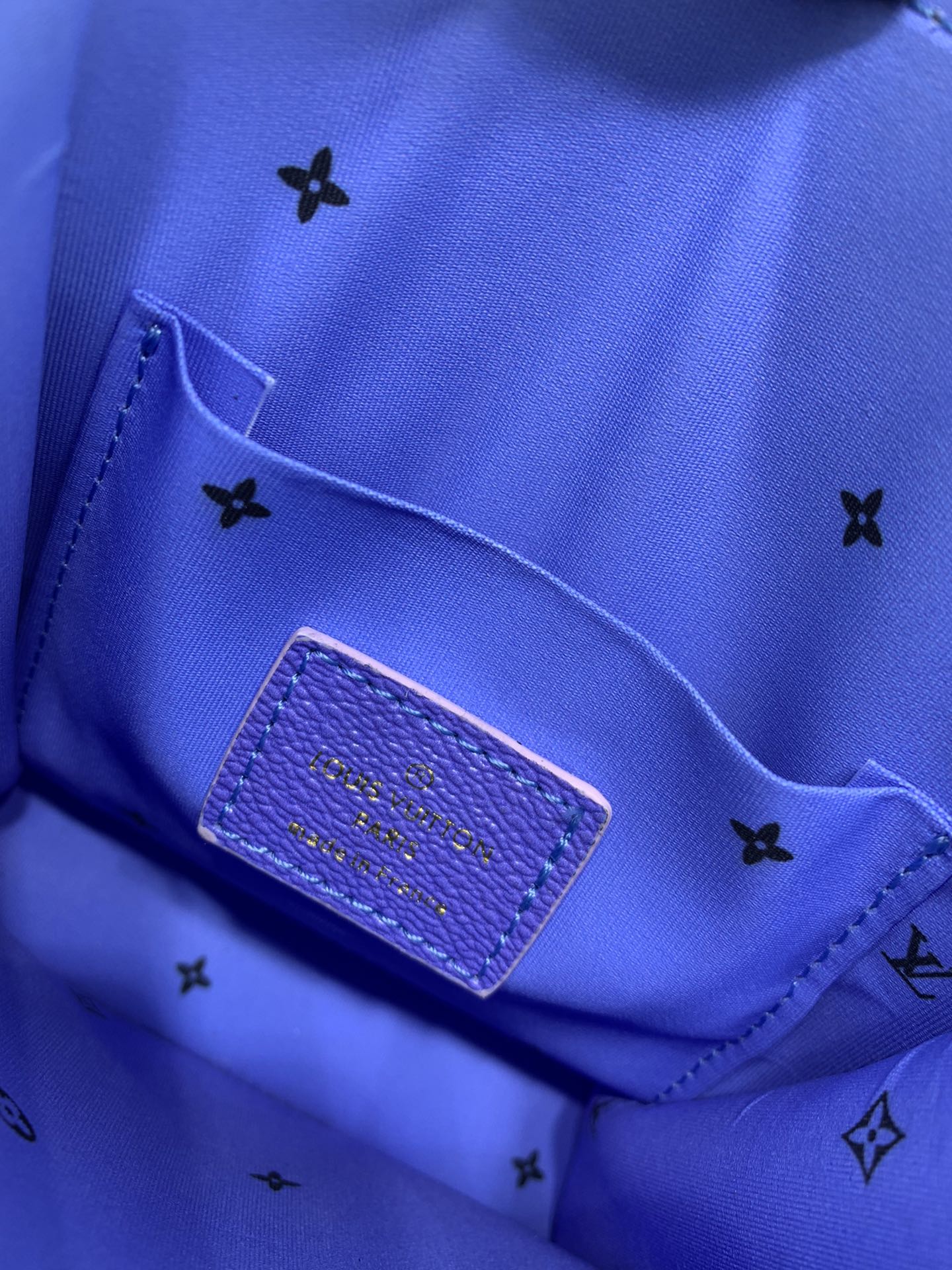 EN - Luxury Bags LUV 824