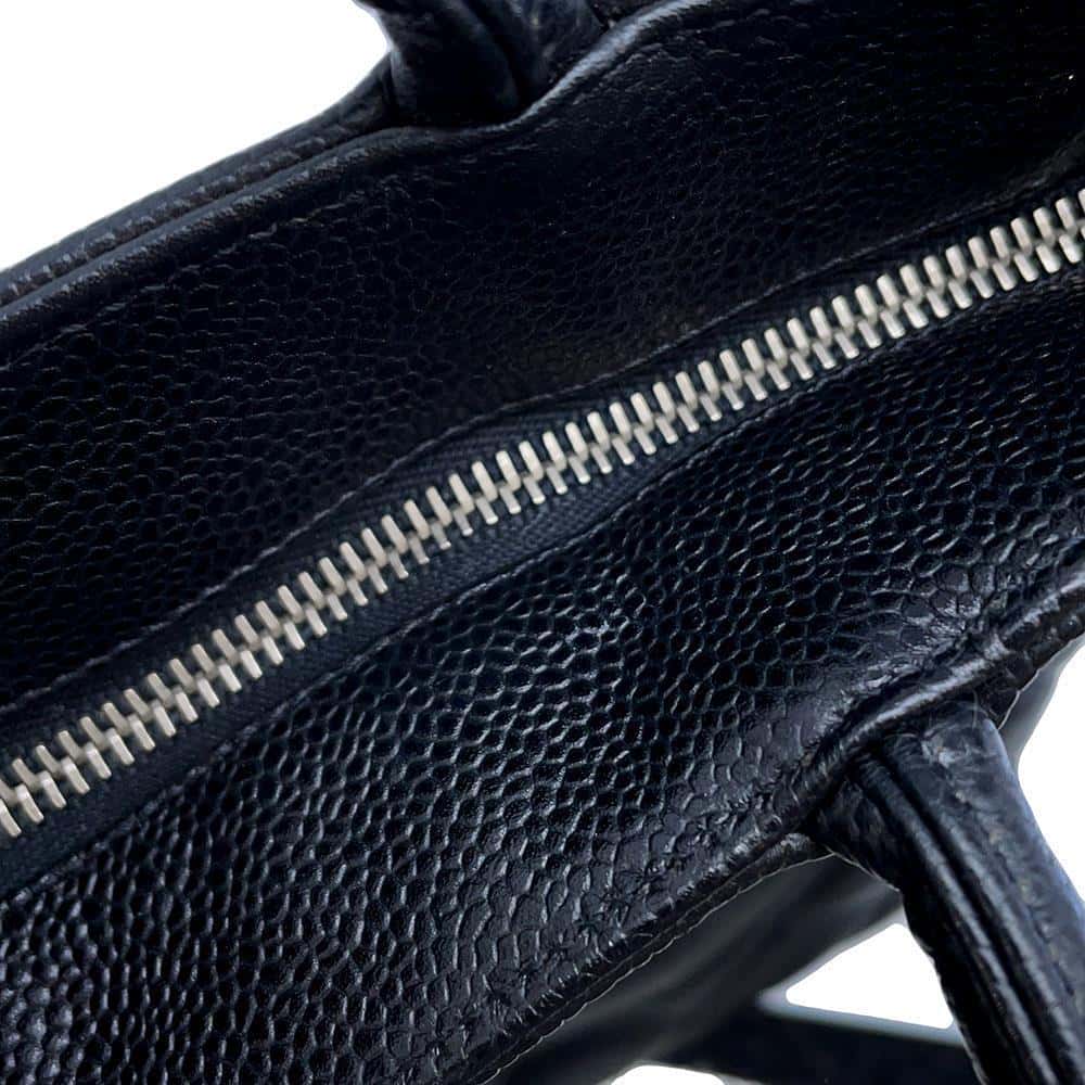 CHANEL Medallion Tote BlackA01804 Caviar Leather