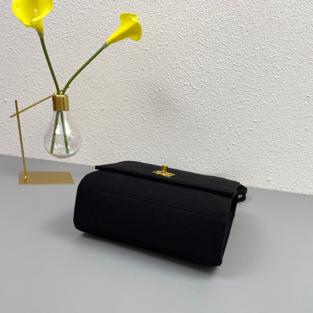 EN - Luxury Bags CHL 520