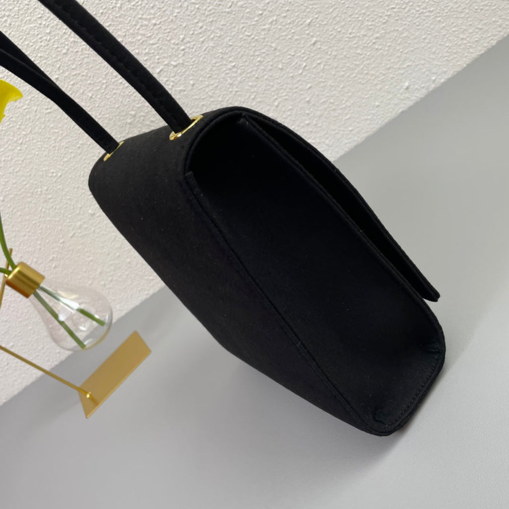 EN - Luxury Bags CHL 520