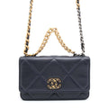 CHANEL CHANEL19 Flap Chain Wallet NavyAP0957 Lambskin