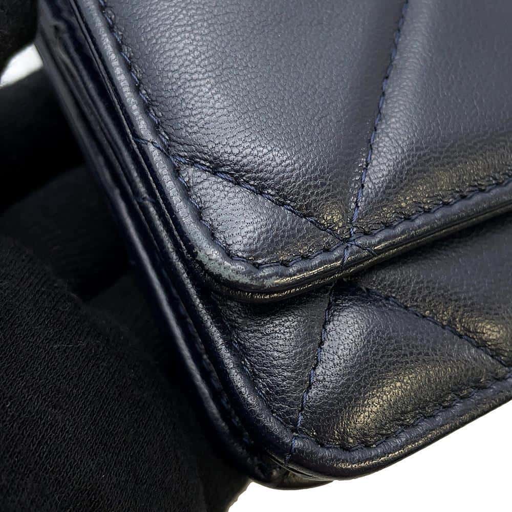 CHANEL CHANEL19 Flap Chain Wallet NavyAP0957 Lambskin