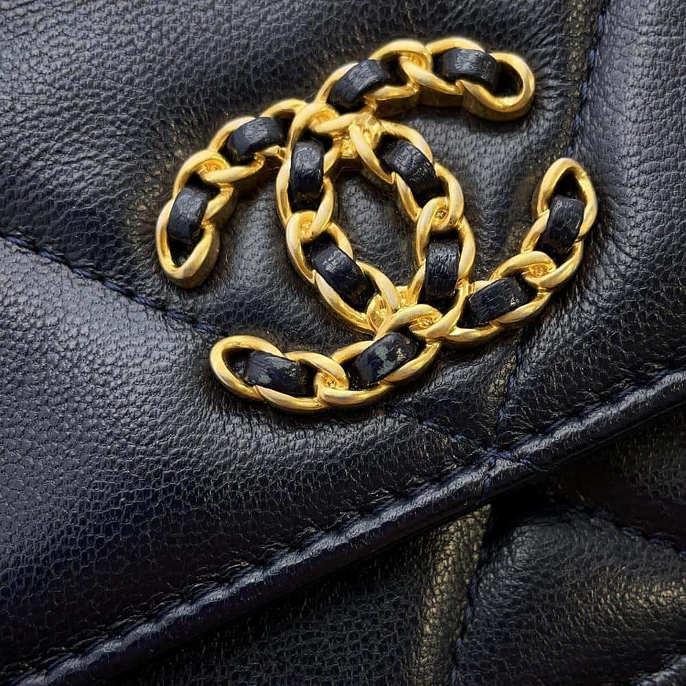 CHANEL CHANEL19 Flap Chain Wallet NavyAP0957 Lambskin