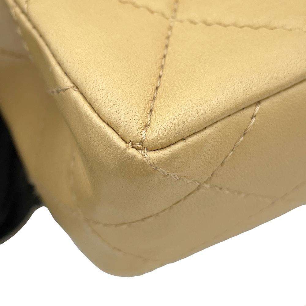 CHANEL Matelasse Single Flap ChainShoulder Bag Beige Lambskin Size 25