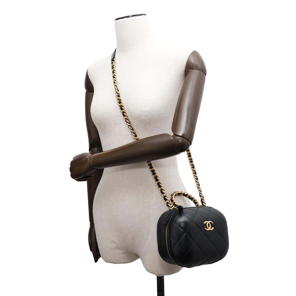 CHANEL Matelasse ChainShoulder Vanity Bag BlackAS3066 Lambskin