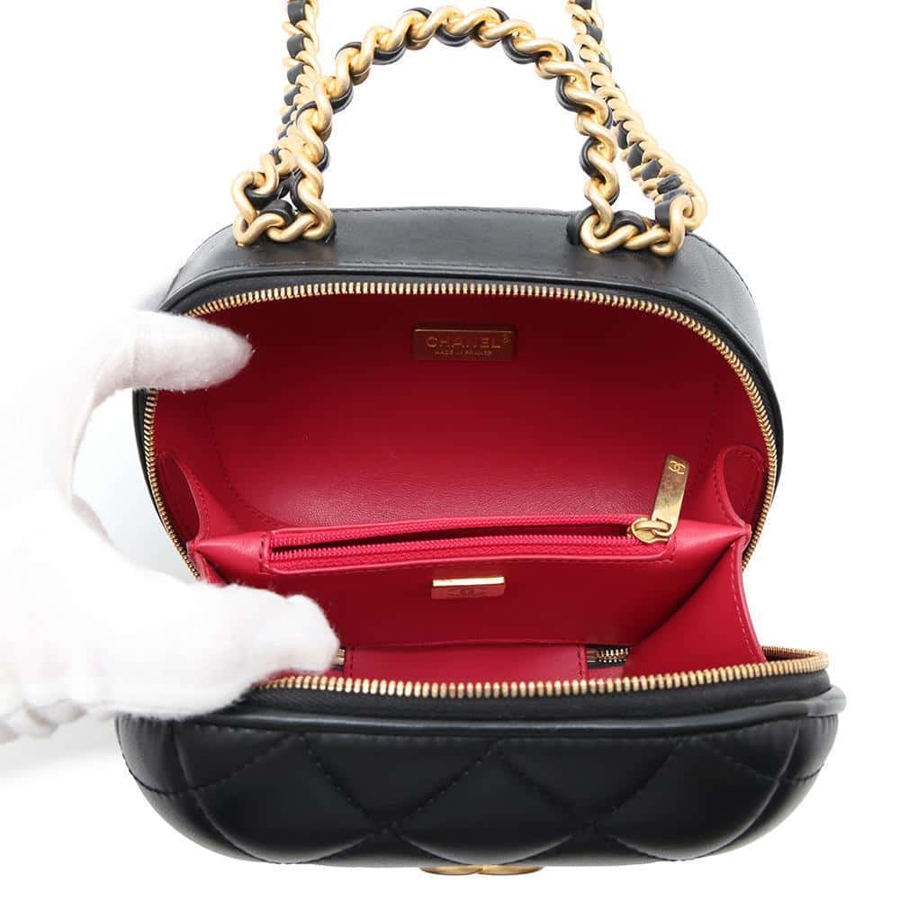 CHANEL Matelasse ChainShoulder Vanity Bag BlackAS3066 Lambskin