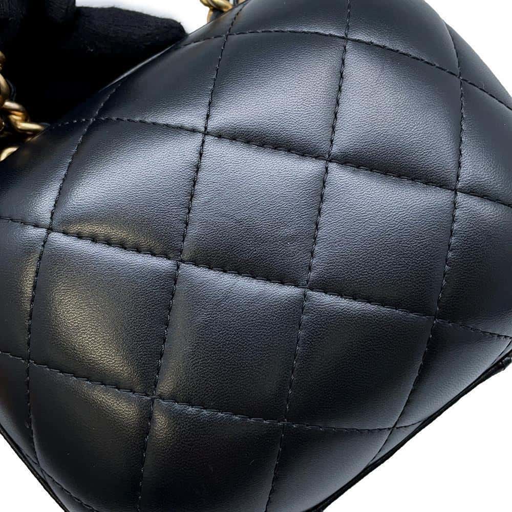 CHANEL Matelasse ChainShoulder Vanity Bag BlackAS3066 Lambskin
