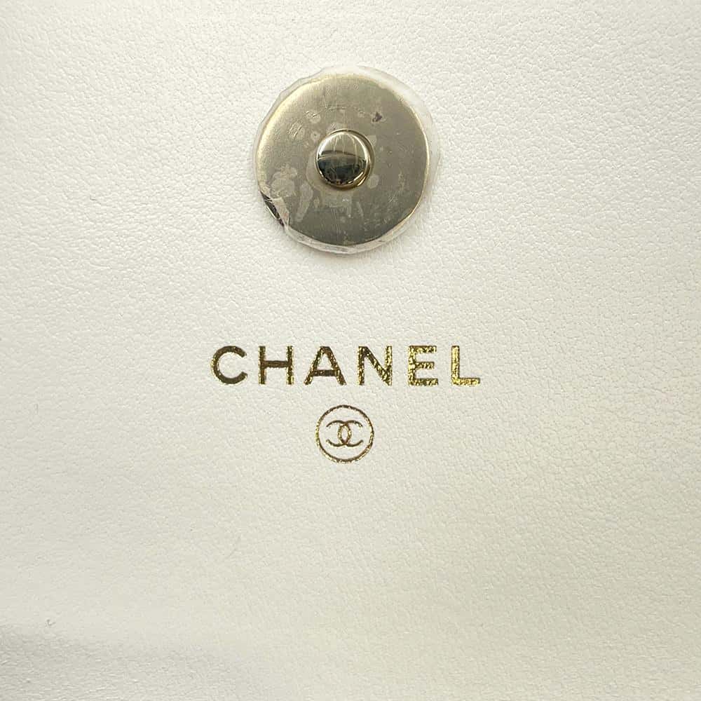 CHANEL Matelasse Ribbon Chain Belt Bag WhiteAP3352 Caviar Leather