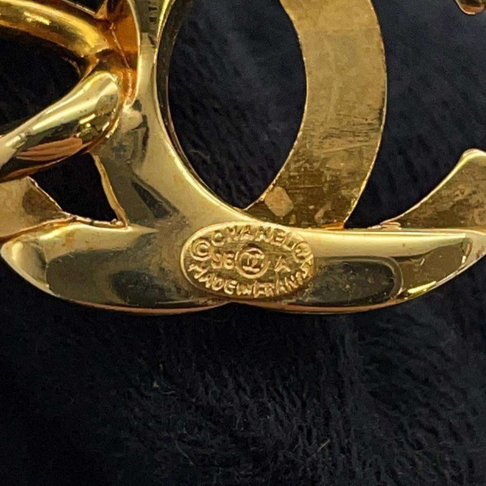CHANEL CC Logo Turnlock Choker Gold Metal