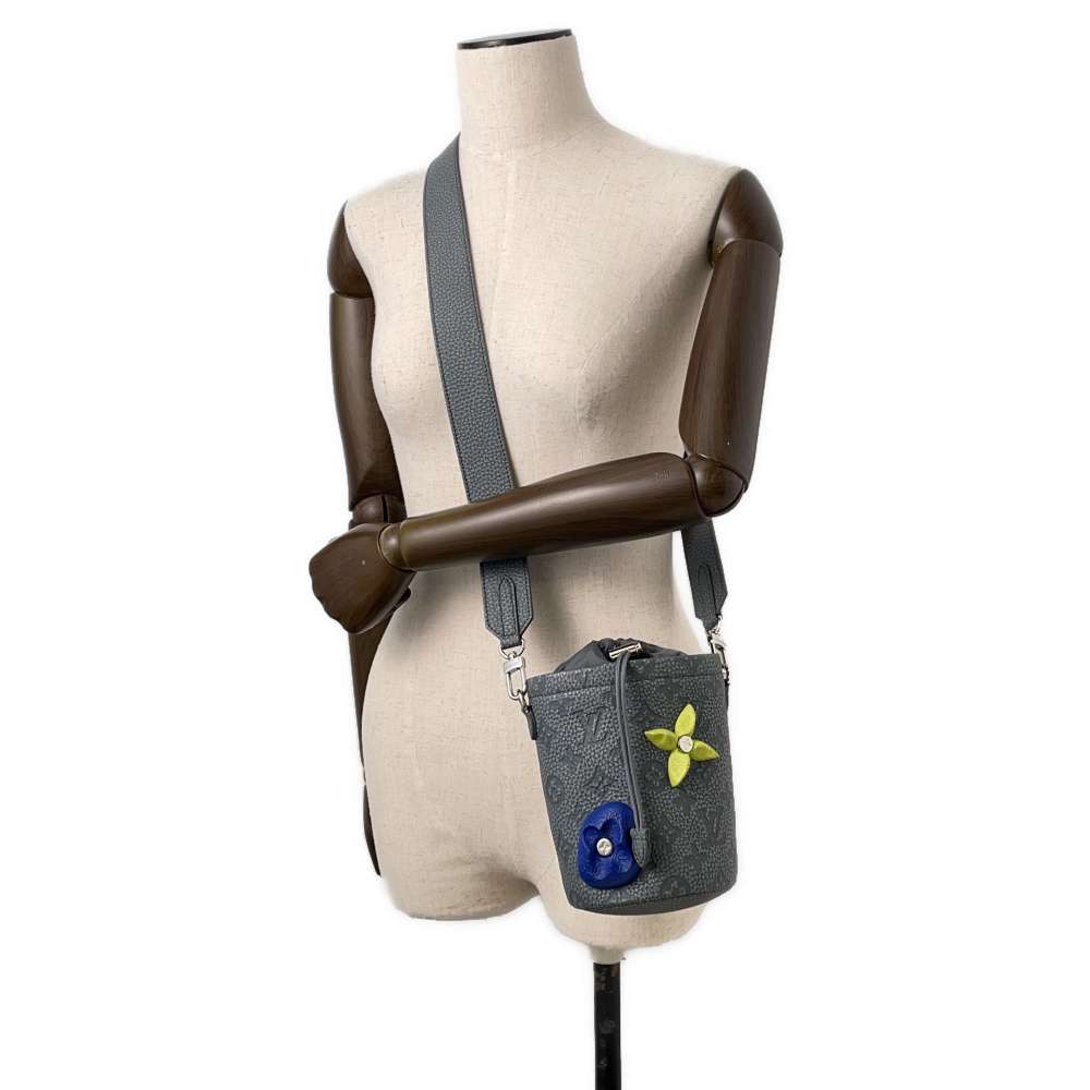 LOUIS VUITTON Chalk・Pouch granite grayM81572 Taurillon Clamming