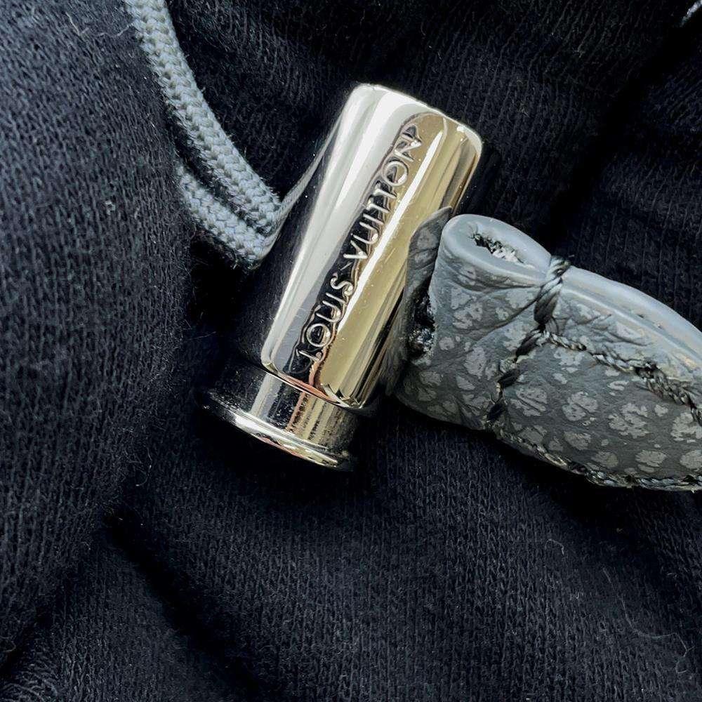 LOUIS VUITTON Chalk・Pouch granite grayM81572 Taurillon Clamming