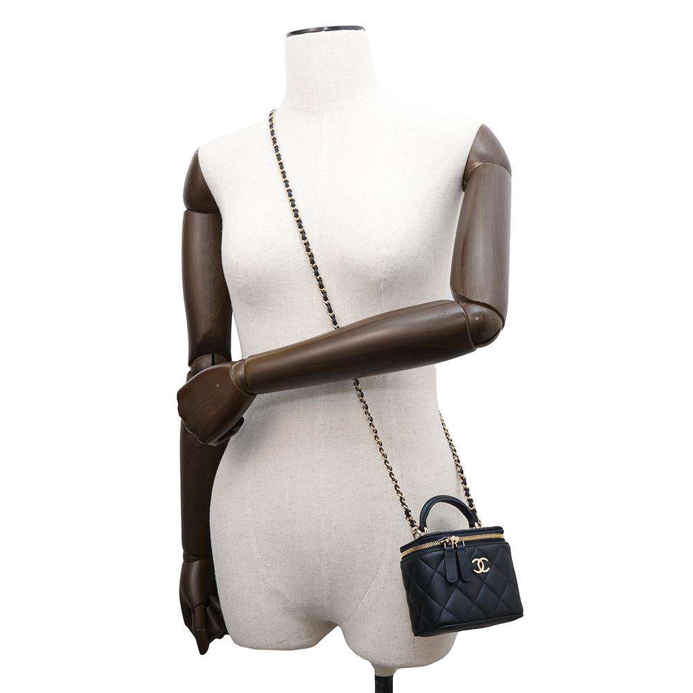 CHANEL Matelasse 2WAY ChainShoulder Vanity NavyAP2198 Lambskin