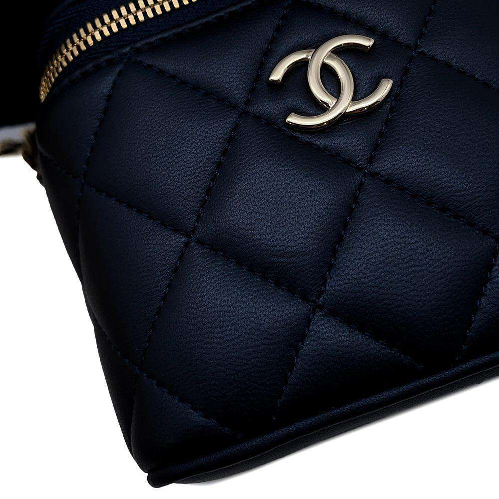 CHANEL Matelasse 2WAY ChainShoulder Vanity NavyAP2198 Lambskin