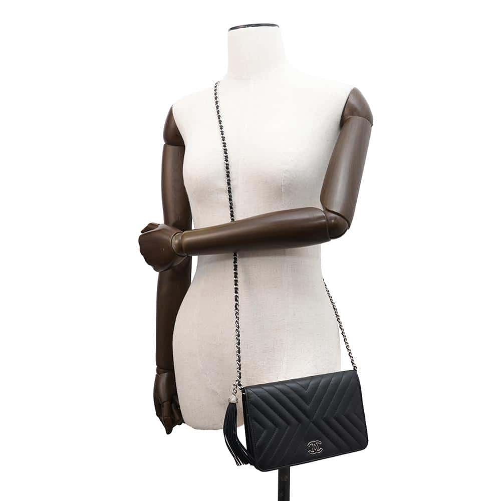 CHANEL V Stitch Chain wallet BlackA84444 Calf Leather